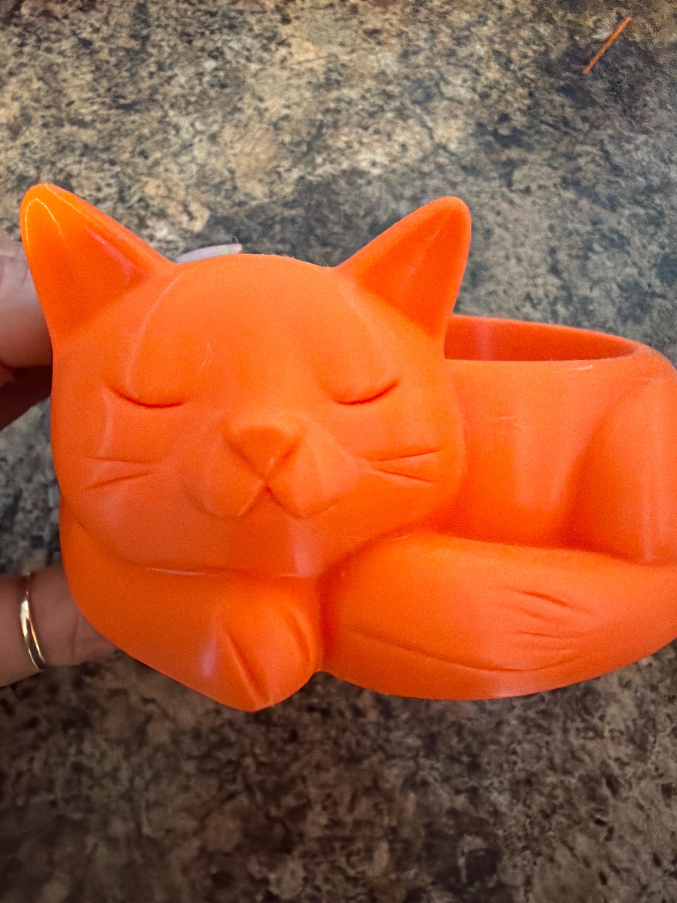 Sleeping Cat Bowl — 3D Printed Cat Food, Water & Candy Dish