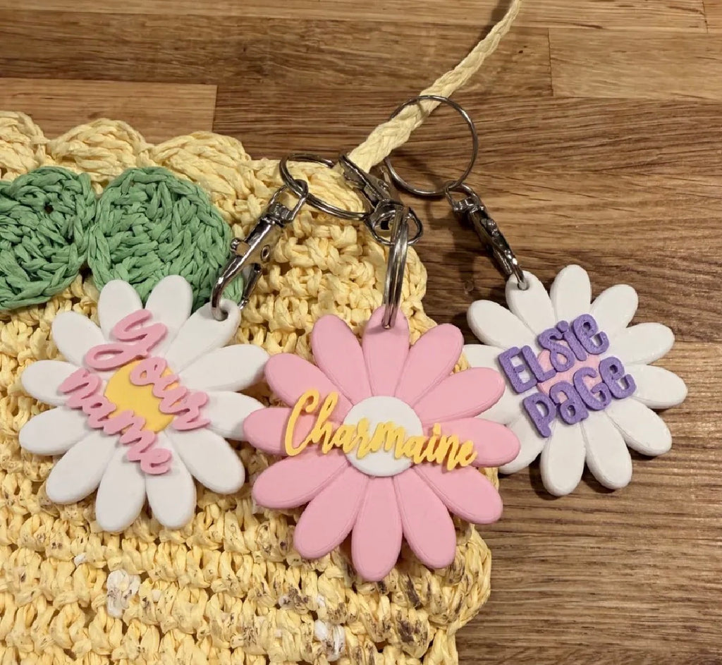 Personalized Daisy Keychain – Custom Name 3D Printed