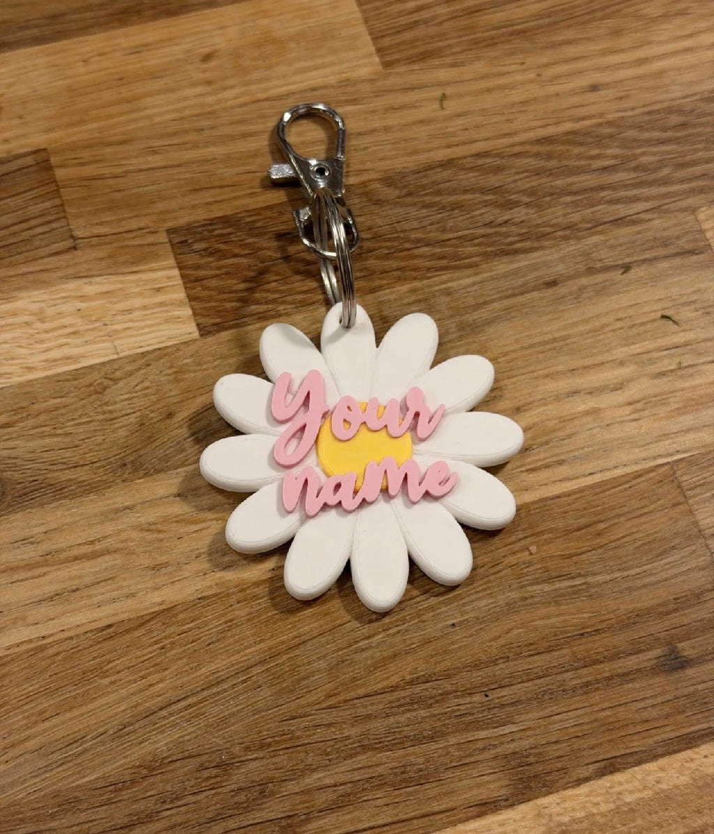 Personalized Daisy Keychain – Custom Name 3D Printed