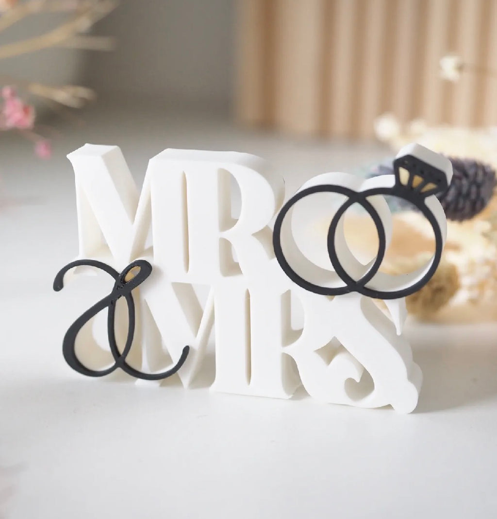 Mr & Mrs Sign with Interlocking Rings – 3D Printed Wedding Decor